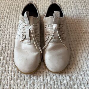 Women's Clove White Healthcare Worker Shoes